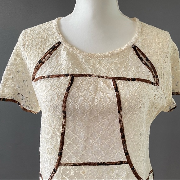 BCBC Maxazari cream lace blouse - Picture 2 of 6